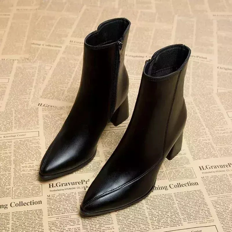 Botas femininas finas e finas estilo britânico, dedo apontado, zíper lateral, preto, nu, novo, primavera e outono, 2024