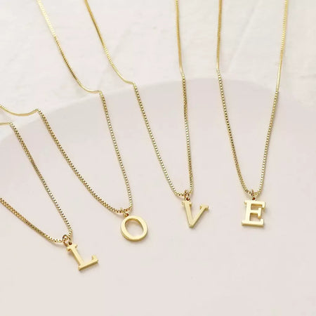 Colar inicial A-Z colar banhado a ouro 18K com letra fofa colar de aço inoxidável para mulheres