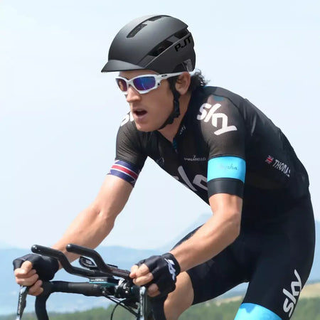 Pjt novo capacete de ciclismo em molde mountain road usb recarregável luz da cauda capacete da bicicleta esportes seguro chapéu mtb ciclismo capacete