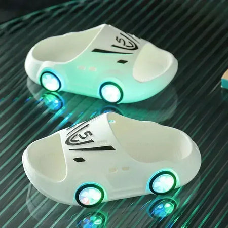 Chinelos luminosos das crianças forma do carro meninos meninas moda sapatos bonitos banheiro crianças chinelos da criança