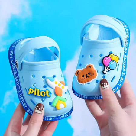 Verão dos desenhos animados coelho urso respirável crianças indoor tamancos sapatos com buracos antiderrapantes unisex chinelos de sola macia crianças sandálias