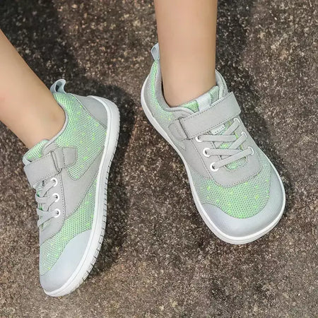 Novos meninos meninas tênis crianças largas sapatos descalços naturalmente spracam sapatos da criança pequena grande criança
