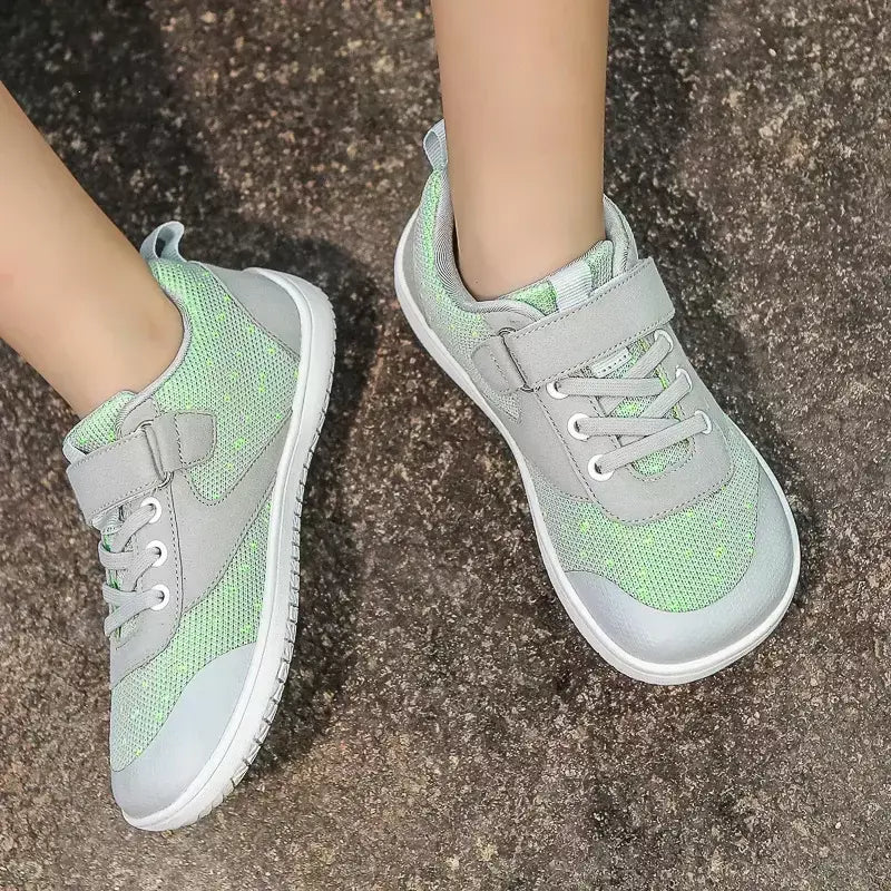 Novos meninos meninas tênis crianças largas sapatos descalços naturalmente spracam sapatos da criança pequena grande criança