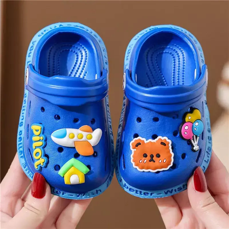 Verão crianças sapatos sandálias buraco sapatos infantis chinelos macio anti-skid design dos desenhos animados buraco sapatos de bebê praia de areia para meninos meninas
