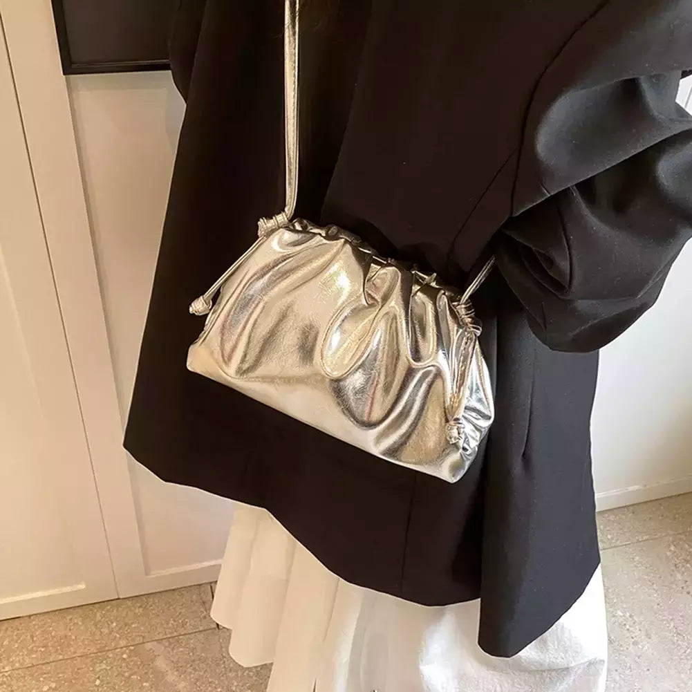 Embreagem macia de bolinho de couro PU para mulheres, bolsa de hobo nuvem, bolsa elegante elegante, bolsa pequena, design de luxo, ouro e prata