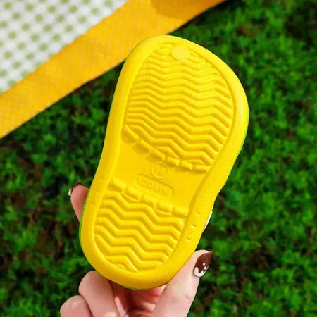 Verão crianças sapatos sandálias buraco sapatos infantis chinelos macio anti-skid design dos desenhos animados buraco sapatos de bebê praia de areia para meninos meninas
