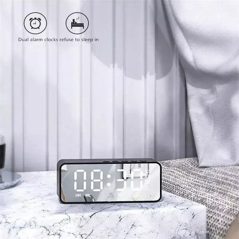 Altifalante Sem Fio Bluetooth Pequeno Mini Despertador Canhão Portátil Mini Voz Transmita o Cartão Insert Veicular Sistema De Áudio W