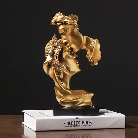 Mini resina amantes estátua estatueta beijando postura modelo artesanato escultura ornamento decoração para casa desktop armário de vinho decoração