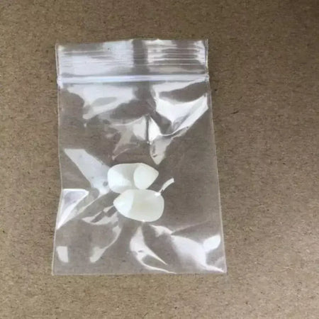 1 par de dentes de vampiro, presas, adereços para dentaduras, fantasia de halloween, dentes falsos, cola sólida, adesivo para dentadura, decoração de festa de halloween