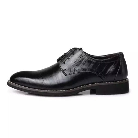 Sapatos masculinos de couro casual, sapatos luxuosos, sapatos sociais masculinos, designer britânico de ponta pontiagudos, marrom suave, negócios de casamento