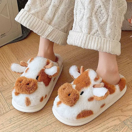 Inverno feminino quente dos desenhos animados chinelos de vaca dedo do pé fechado antiderrapante peludo casa sapatos feminino quarto interior sola grossa chinelos de pelúcia