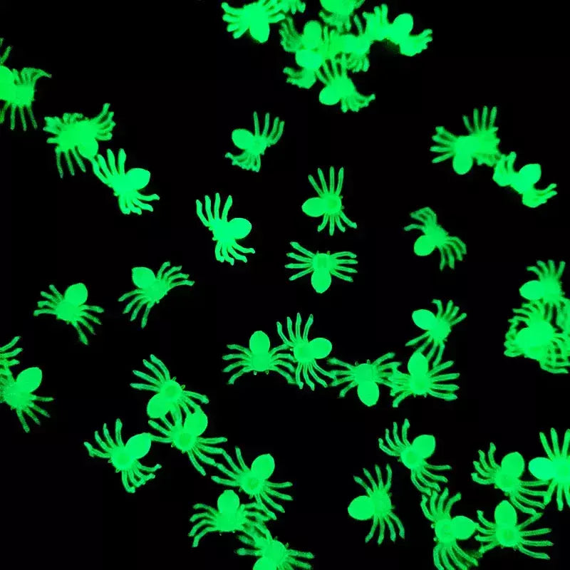 50 pçs halloween aranhas luminosas mini horror aranha brilho no escuro decorações de festa de halloween casa assombrada adereços assustadores