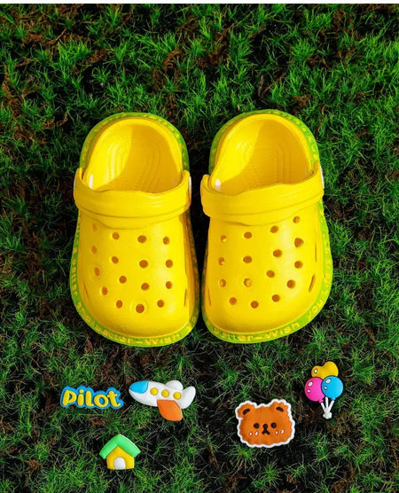 Verão crianças sapatos sandálias buraco sapatos infantis chinelos macio anti-skid design dos desenhos animados buraco sapatos de bebê praia de areia para meninos meninas
