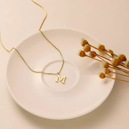Colar inicial A-Z colar banhado a ouro 18K com letra fofa colar de aço inoxidável para mulheres