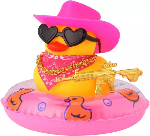 Pato de borracha com arma para decoração de painel de carro, brinquedo de pato estridente, patos de cowboy amarelos, ornamento de carro, acessórios divertidos