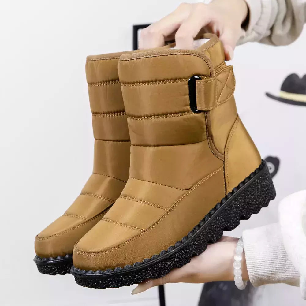 Botas de neve impermeáveis antiderrapantes para mulheres, sapatos de plataforma, tornozelo quente, sapatos acolchoados de algodão, inverno