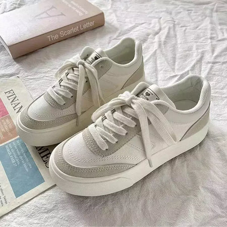 Sapato de lona feminino de sola grossa, tênis retrô com todos os fósforos, original, nicho novo, estilo de Hong Kong, primavera e outono 2024
