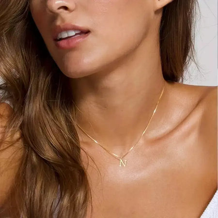 Colar inicial A-Z colar banhado a ouro 18K com letra fofa colar de aço inoxidável para mulheres