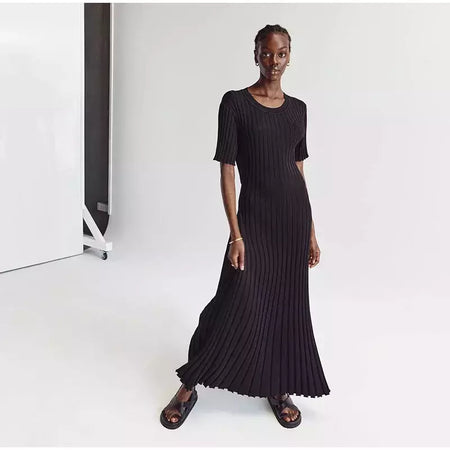 Vestido longo de malha monocromática feminino, manga curta, vestido feminino plissado, gola em O, quadril, primavera, moda verão, feminino, 2022