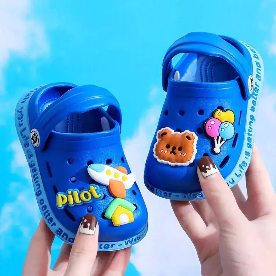 Verão dos desenhos animados coelho urso respirável crianças indoor tamancos sapatos com buracos antiderrapantes unisex chinelos de sola macia crianças sandálias