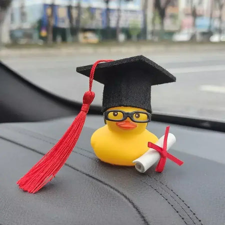 Ornamento de carro de pato de formatura pato amarelo com chapéu de formatura óculos de borracha pato ornamento interior do carro presente de temporada de formatura