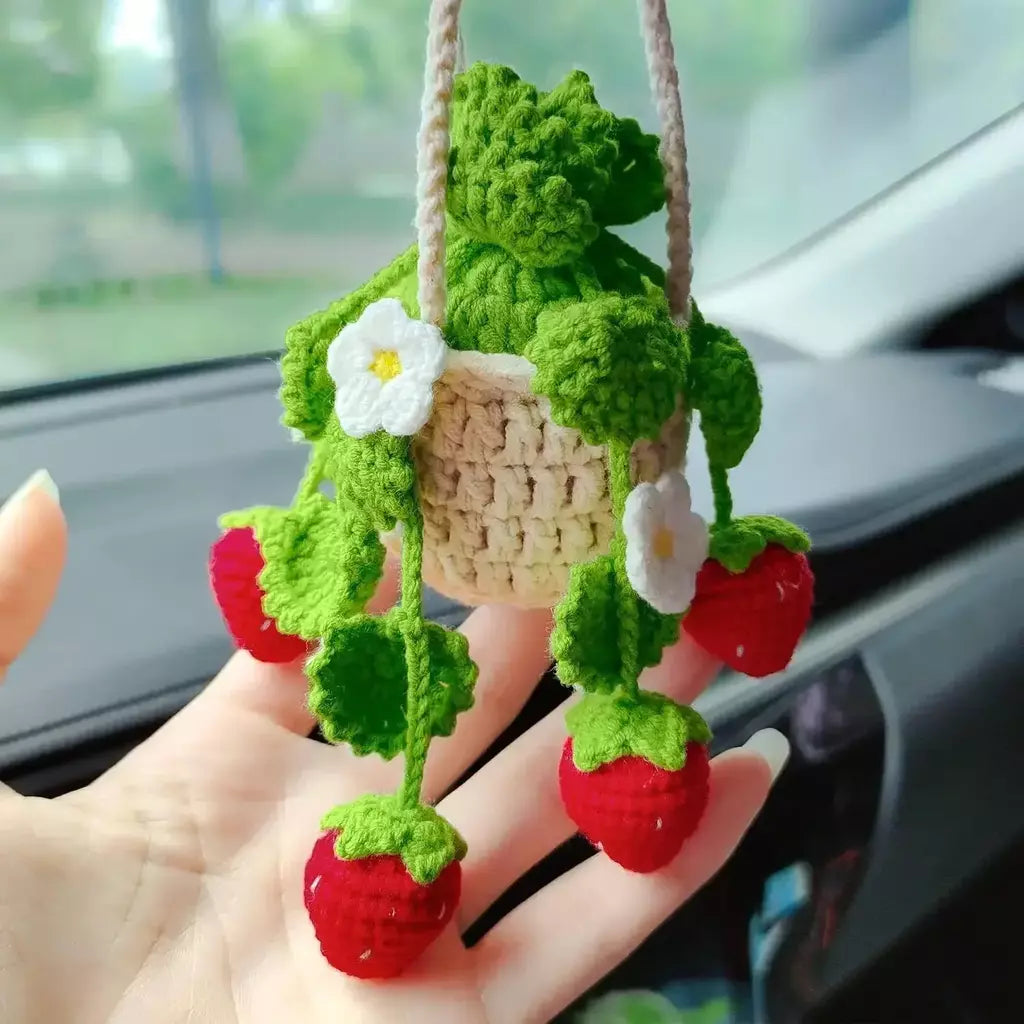 Cesta de suspensão de crochê de planta de carro, planta de suspensão de morango para decoração de carro, encantos de ornamentos de carro para espelho retrovisor