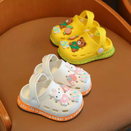 Verão dos desenhos animados coelho urso respirável crianças indoor tamancos sapatos com buracos antiderrapantes unisex chinelos de sola macia crianças sandálias