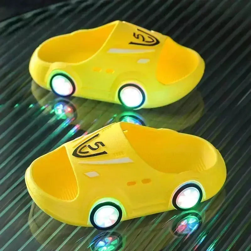 Chinelos luminosos das crianças forma do carro meninos meninas moda sapatos bonitos banheiro crianças chinelos da criança