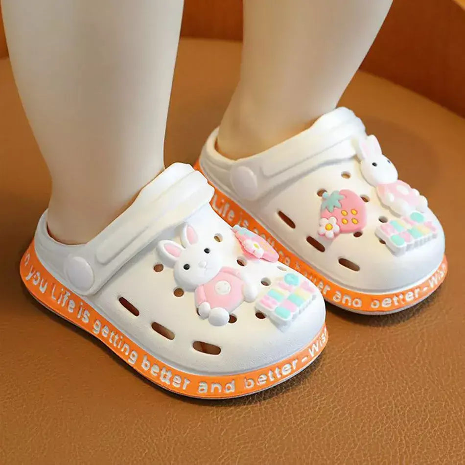 Verão dos desenhos animados coelho urso respirável crianças indoor tamancos sapatos com buracos antiderrapantes unisex chinelos de sola macia crianças sandálias
