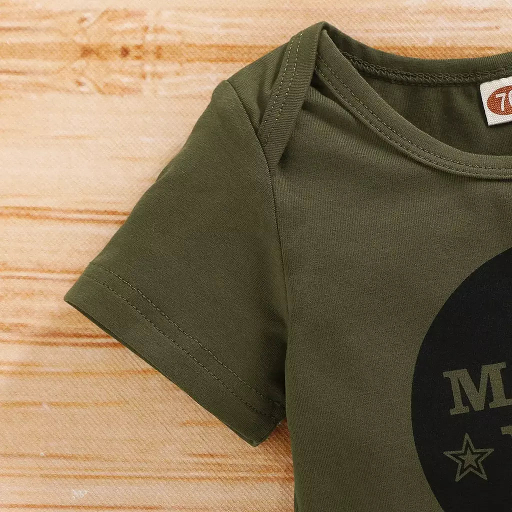 Conjunto de roupas para bebês recém-nascidos de 0 a 18 meses, estampa de letras, body de manga curta + calças camufladas + chapéu, 3 peças, roupas de verão para meninos