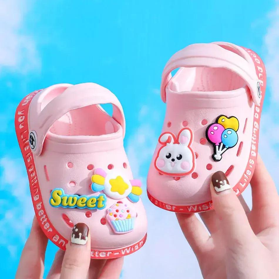 Verão dos desenhos animados coelho urso respirável crianças indoor tamancos sapatos com buracos antiderrapantes unisex chinelos de sola macia crianças sandálias
