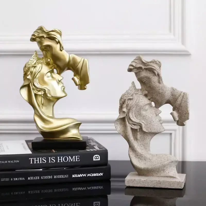 Mini resina amantes estátua estatueta beijando postura modelo artesanato escultura ornamento decoração para casa desktop armário de vinho decoração