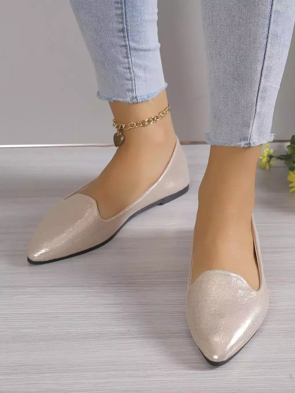 Mocassins deslizantes respiráveis para mulheres, sapatilhas rasas de balé elástico, fundo macio, sapatos de barco com dedo apontado, tamanho grande, 43, moda, 2024