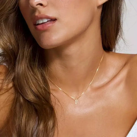Colar inicial A-Z colar banhado a ouro 18K com letra fofa colar de aço inoxidável para mulheres