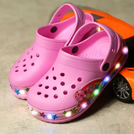 Verão crianças buraco sandálias led iluminado piscando sapatos de luz meninos meninas sandálias de praia crianças respirável moda tênis