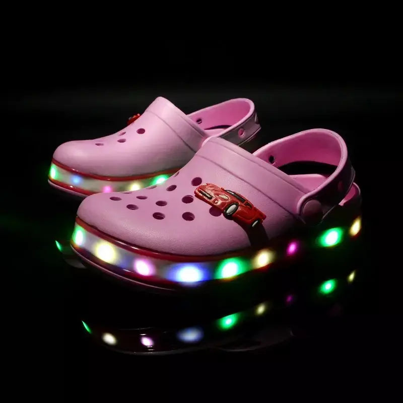 Verão crianças buraco sandálias led iluminado piscando sapatos de luz meninos meninas sandálias de praia crianças respirável moda tênis