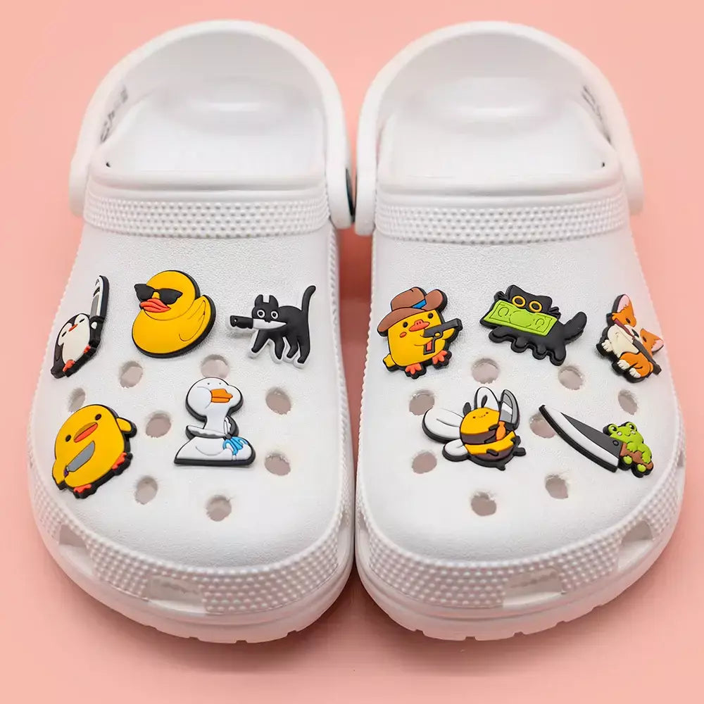 1/10 pçs animais dos desenhos animados sapato encantos patos pinguins gatos sapato decorações acessórios sapos cães pinos para mulheres crianças tamancos fivelas